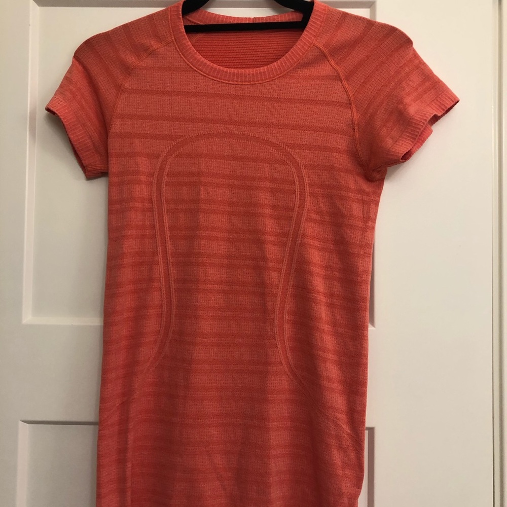 Lululemon size 4 top